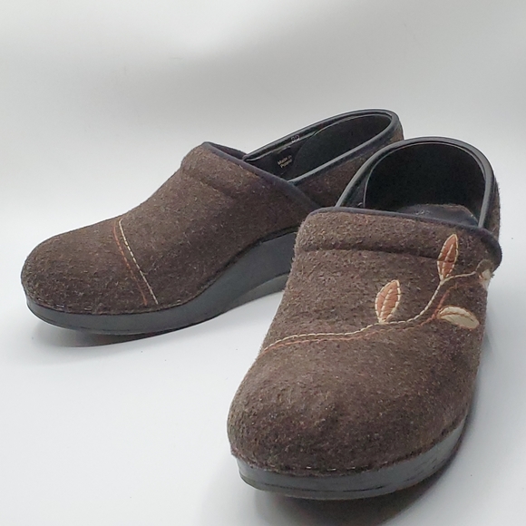 Dansko Felt Leaf Pattern Clog size 39 US 8.5 / 9 - Picture 13 of 15